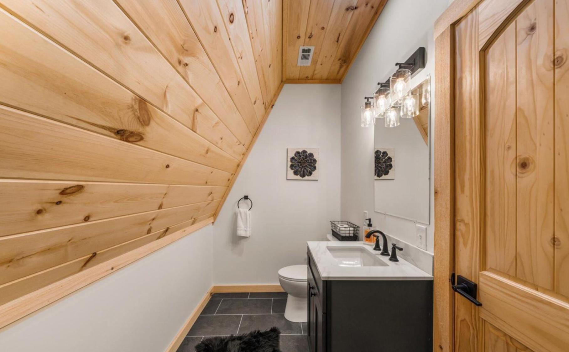 Luxe Retreat - June Sale! - Easy Drive - Xl Swim Spa - Award Winning! Sevierville Exterior foto